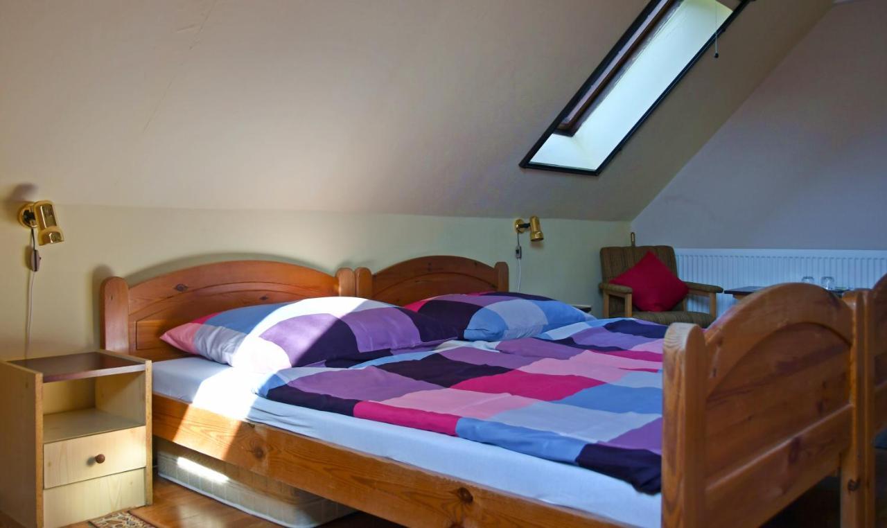 Pigál Panzió Bed and Breakfast Badacsonyörs Esterno foto